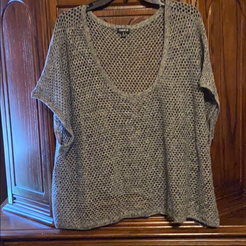 Cute netted top